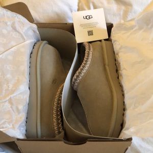 NEW UGG TASMAN SIZE 7